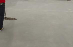 在工廠進行保潔作業(yè)時，要注意什么呢？